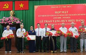 Trao Huy Hiệu Đảng Đợt 19/5